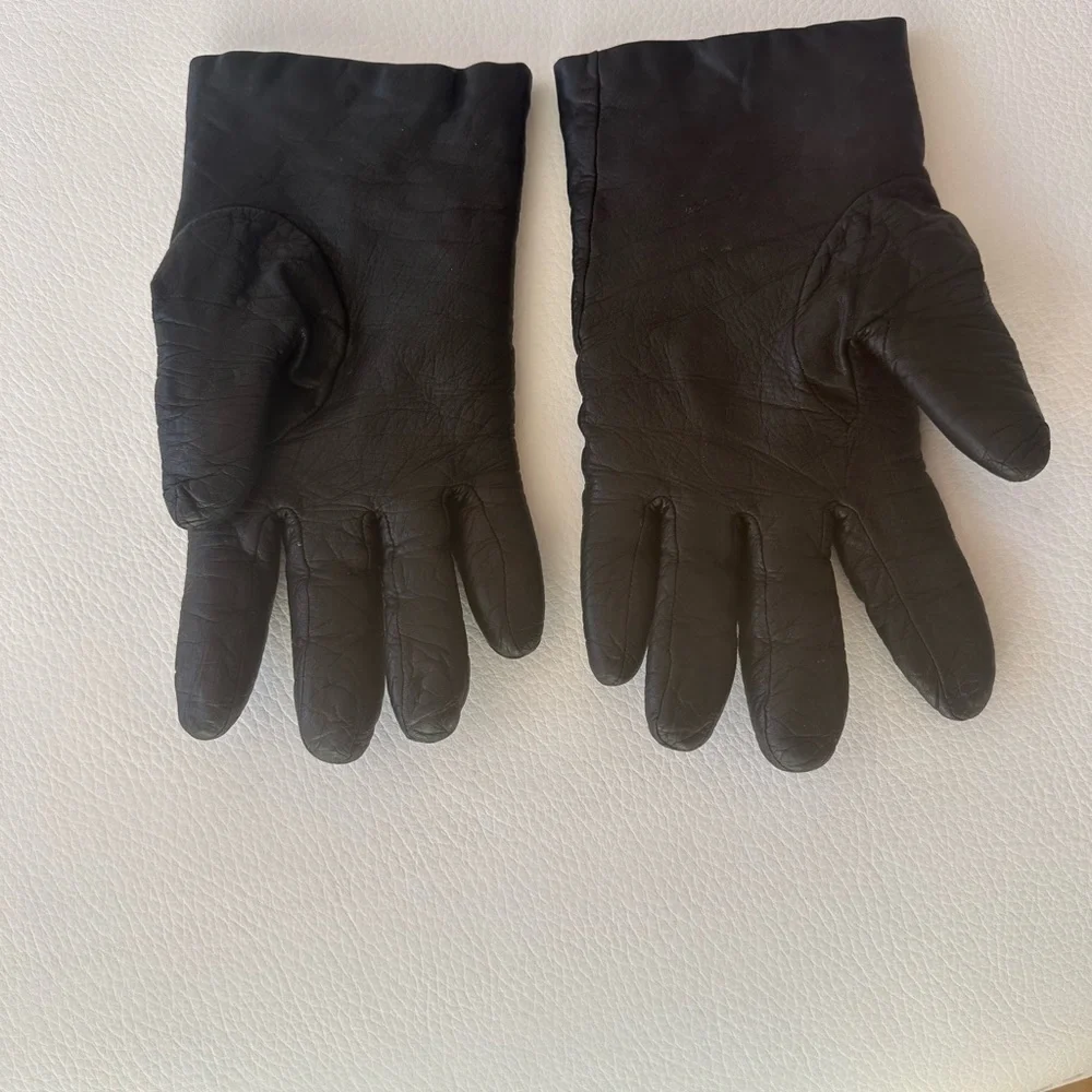 Saks Fifth Avenue Womens Cashmere lined leather gloves